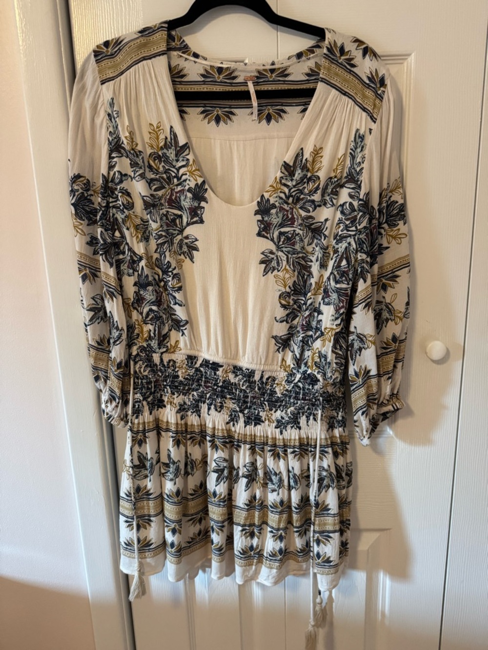 Free People Boho Printed Peasant Top Tunic Cream Floral Smocked Waist Size S